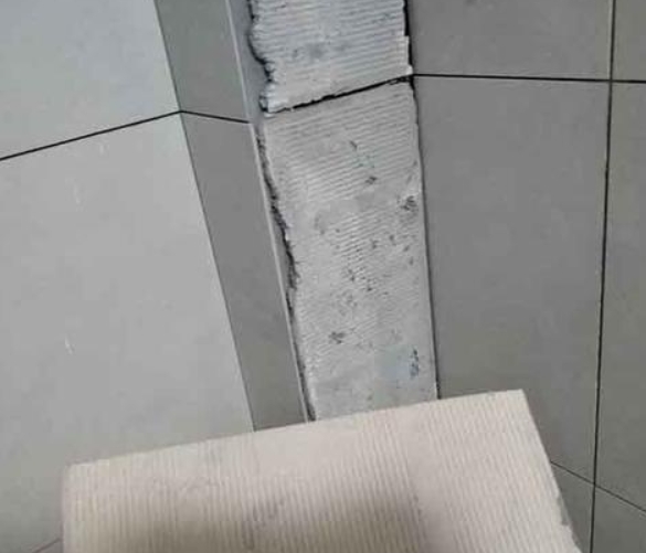 汉阴瓷砖空鼓维修公司分享下厨房瓷砖脱落的补救措施。